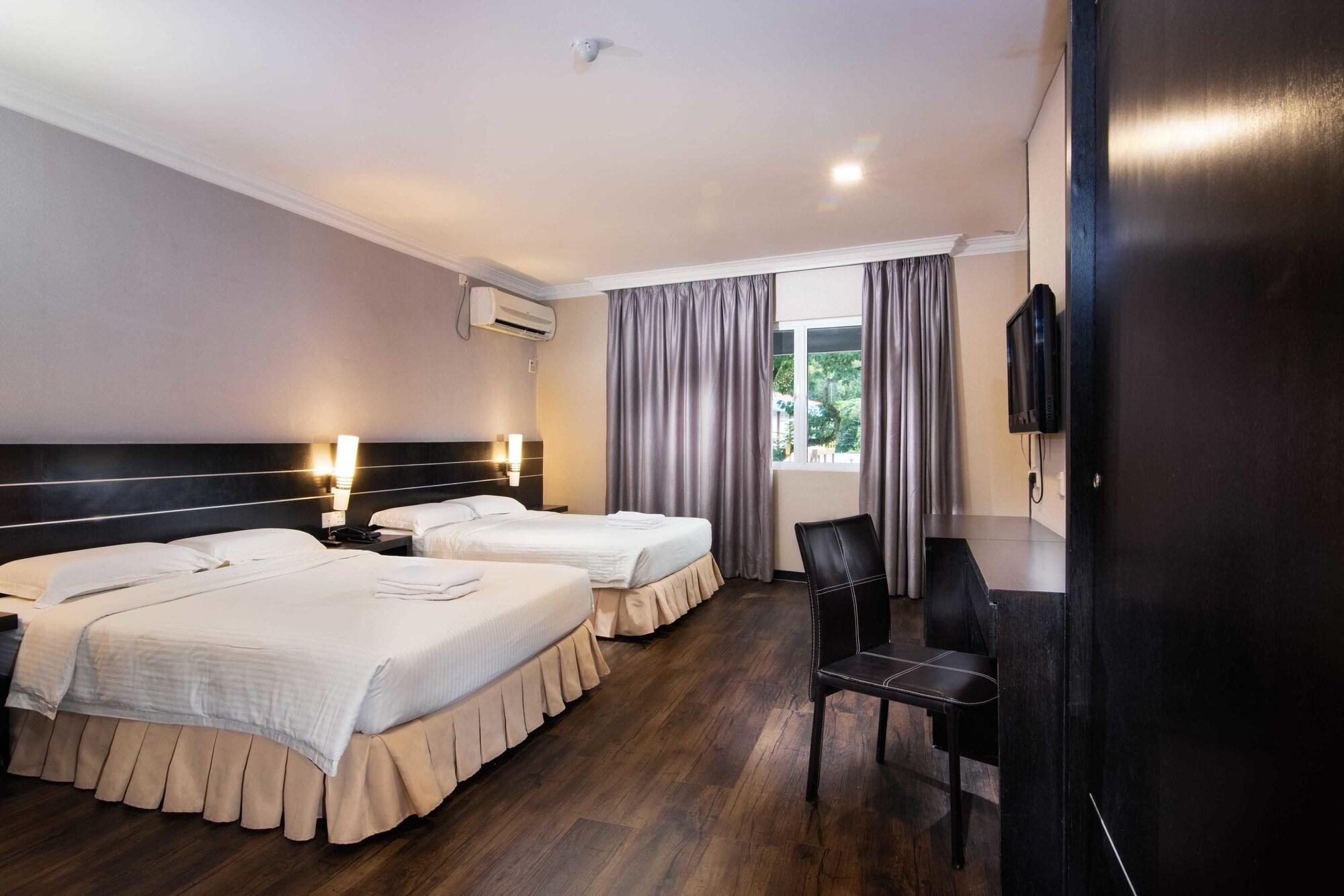 Hotel Waterfall George Town Exterior photo